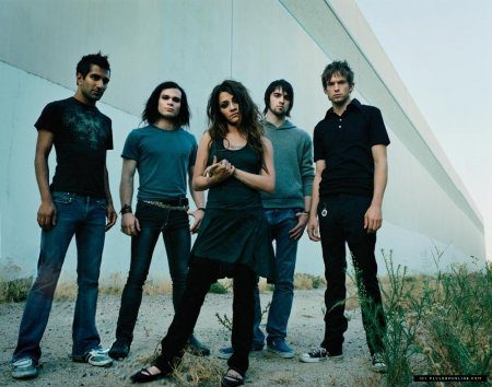 members of Flyleaf